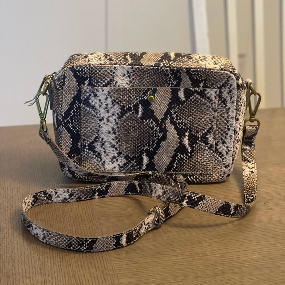 NWT Madewell Large Transport Camera in Snakeskin